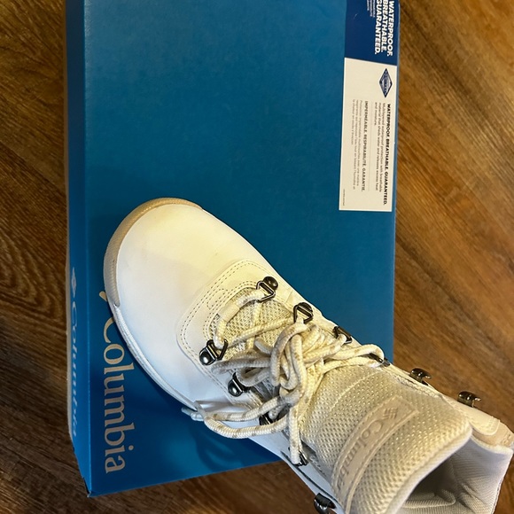 Columbia womens Newton Ridge Plus Hiking Boot - Picture 4 of 6